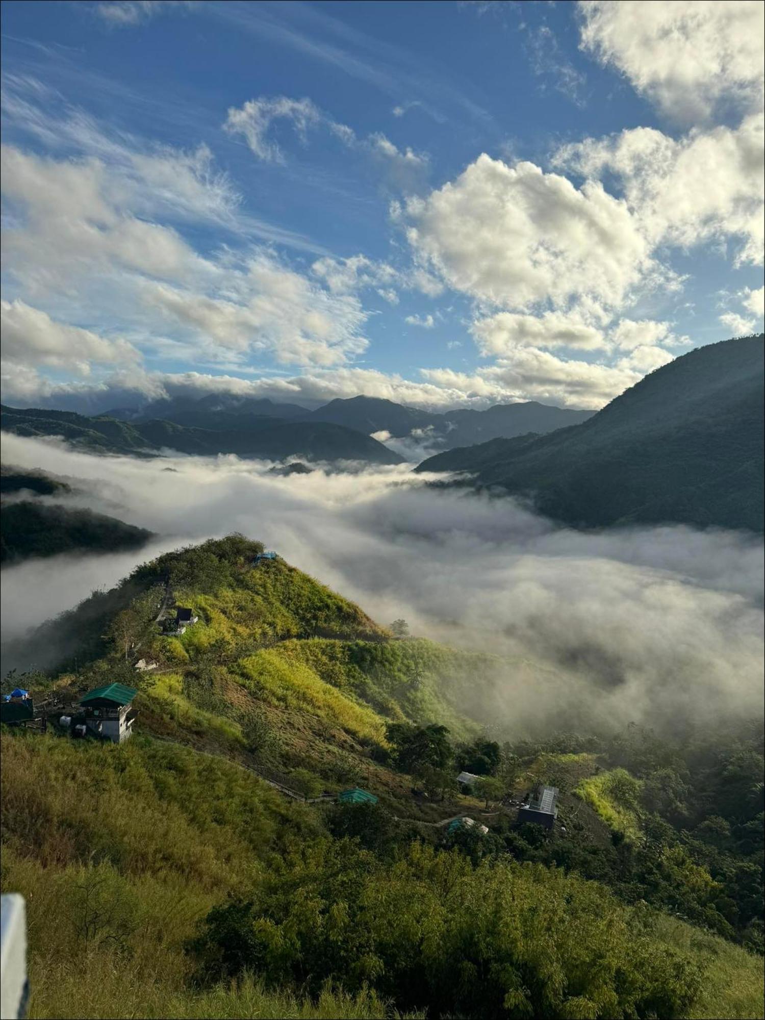 Mira Agropark Hotel Tanay Buitenkant foto
